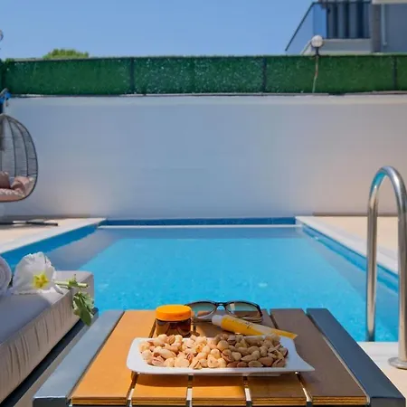 Happy House - Luxury With Private Pool Villa *