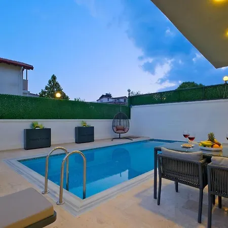 Happy House - Luxury With Private Pool